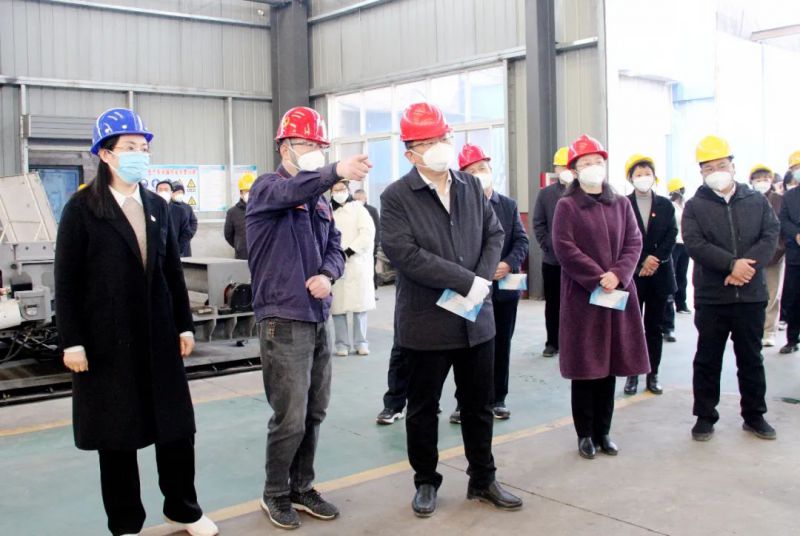 馬村區(qū)委書(shū)記師少輝，區(qū)委副書(shū)記、區(qū)長(zhǎng)王婕等人到演風(fēng)公司進(jìn)行調(diào)研